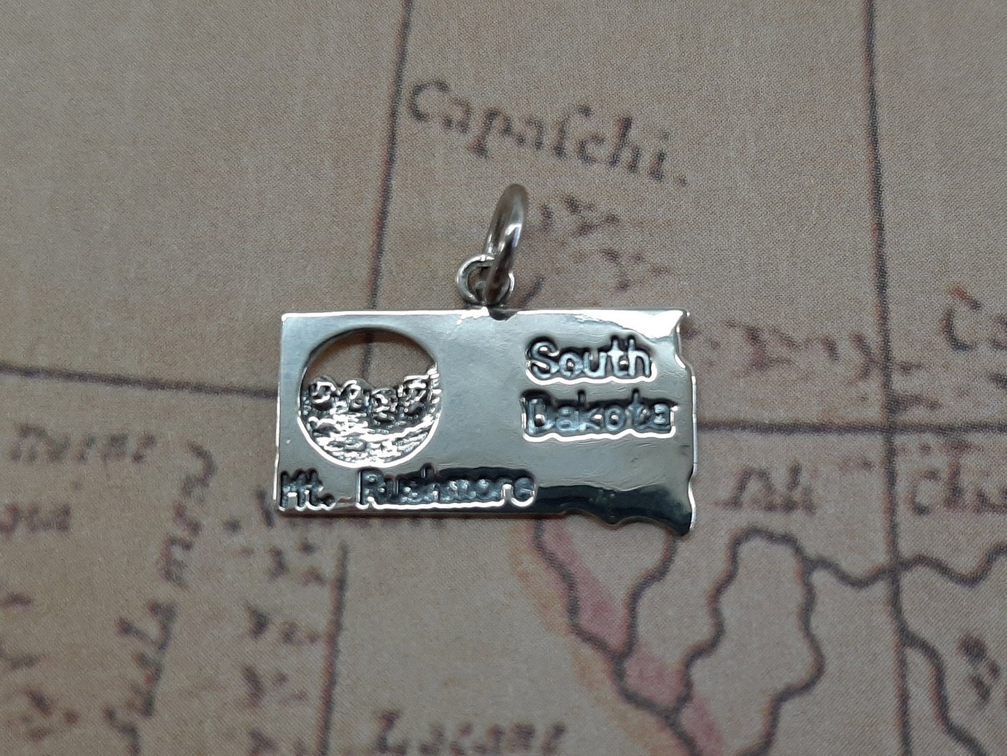 South Dakota with Mt. Rushmore Sterling Silver Charm