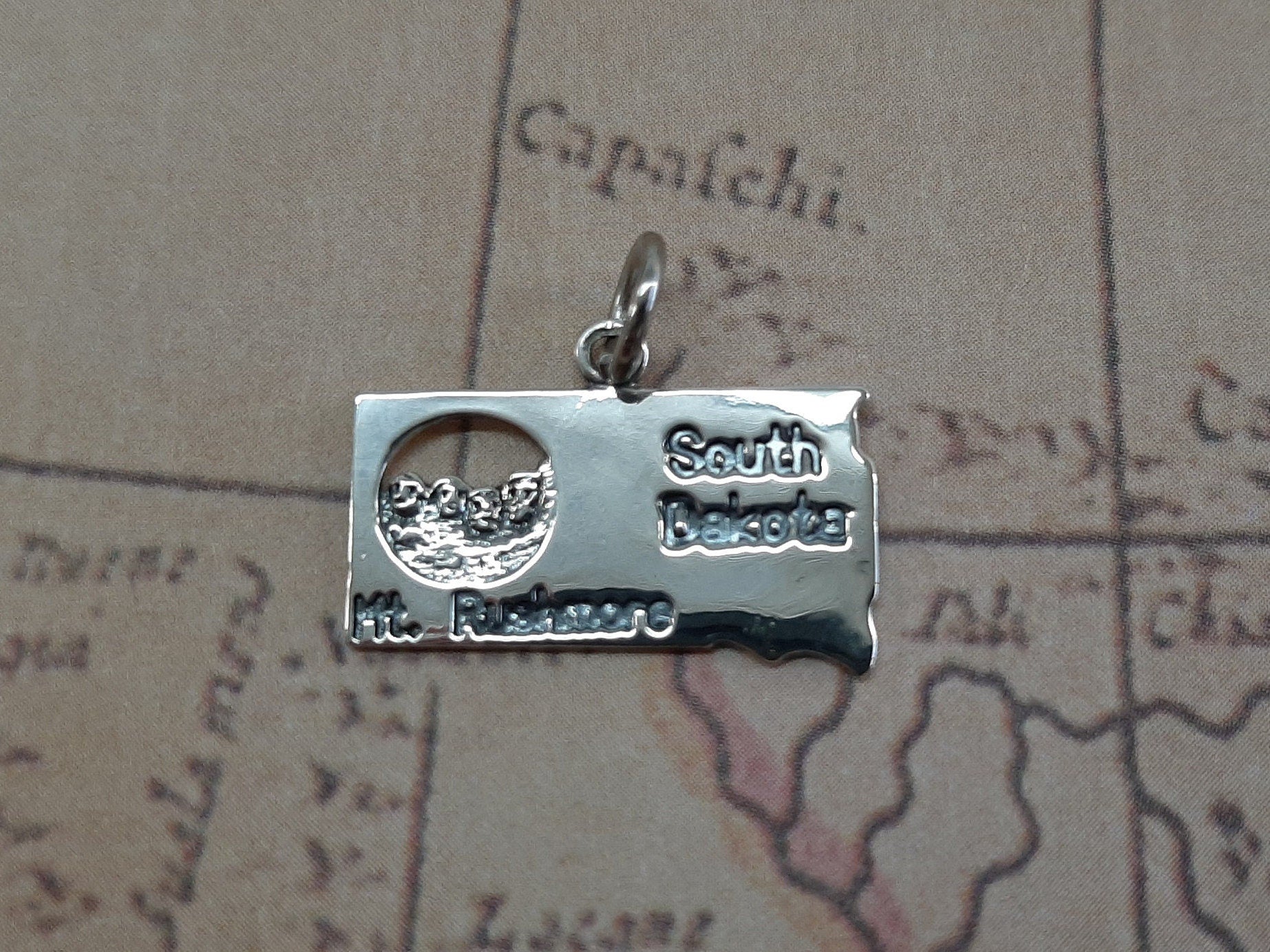South Dakota with Mt. Rushmore Sterling Silver Charm